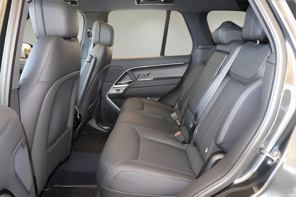 2025 Land Rover Range Rover SE - Photo 9