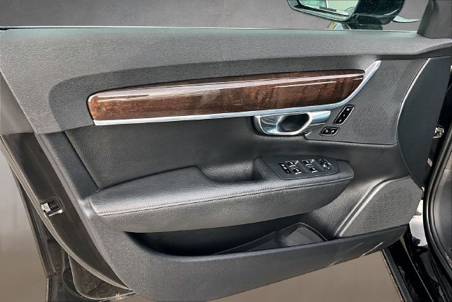 Used 2018 Black Stone Volvo T5 Momentum image 15