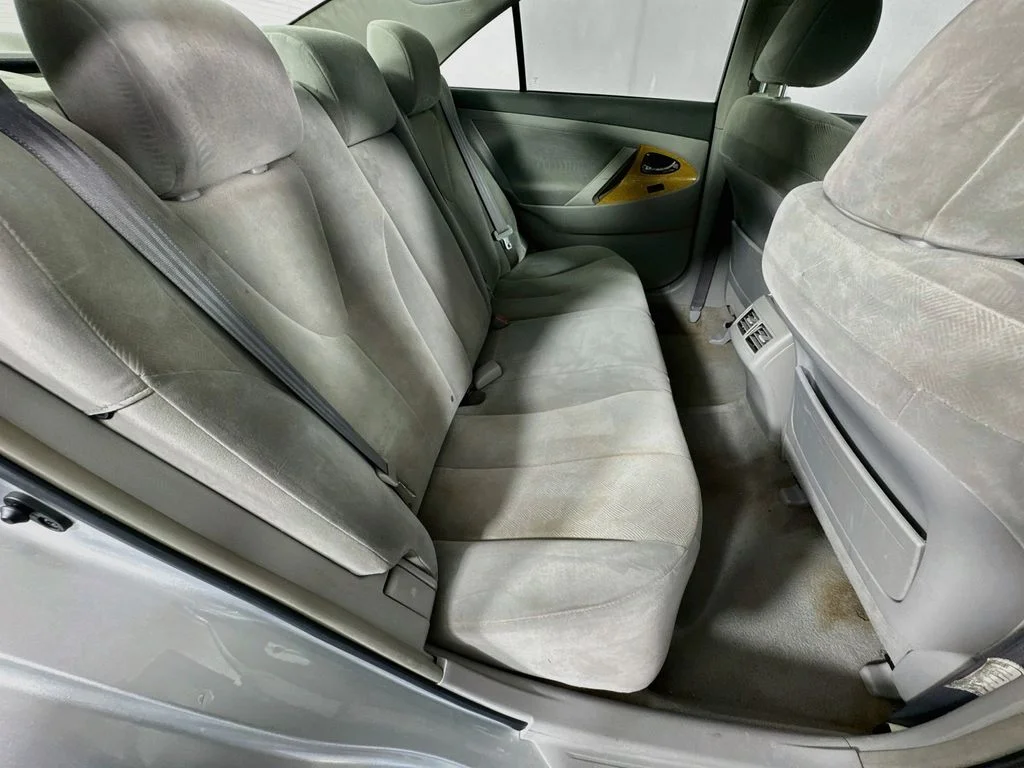 Used 2007 Silver Toyota XLE image 32