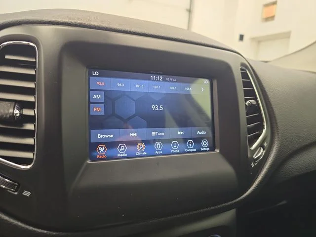 Used 2019 Diamond Black Jeep Sport image 21
