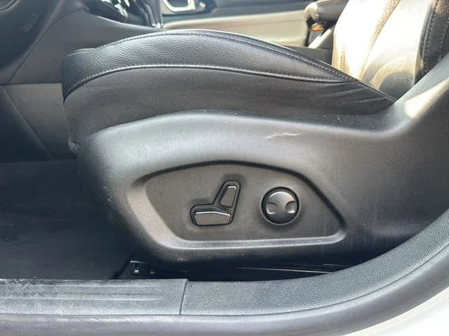 Used 2024 White Jeep Limited image 18