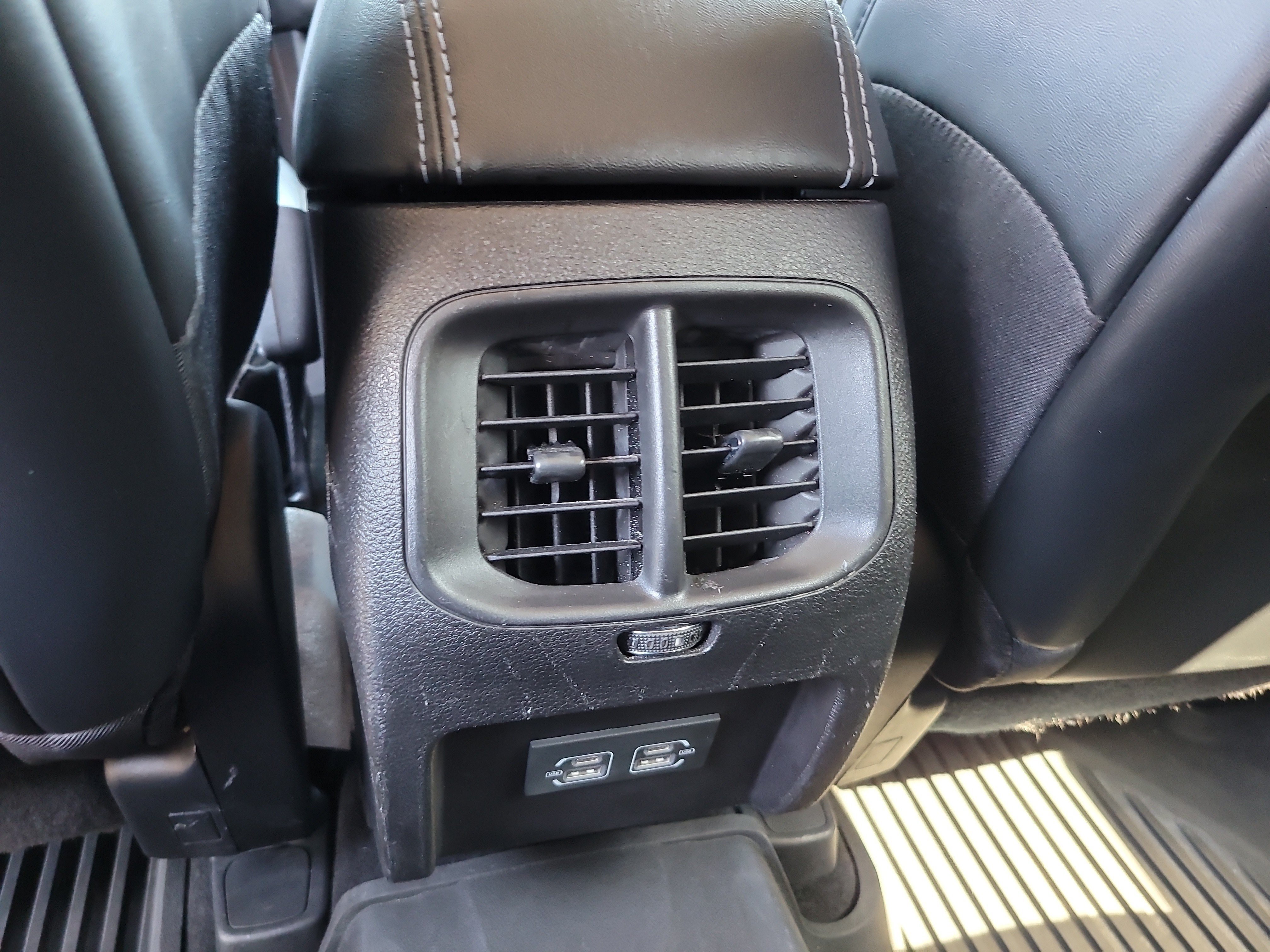 Used 2021 Sting-Gray Clearcoat Jeep Latitude Plus image 13