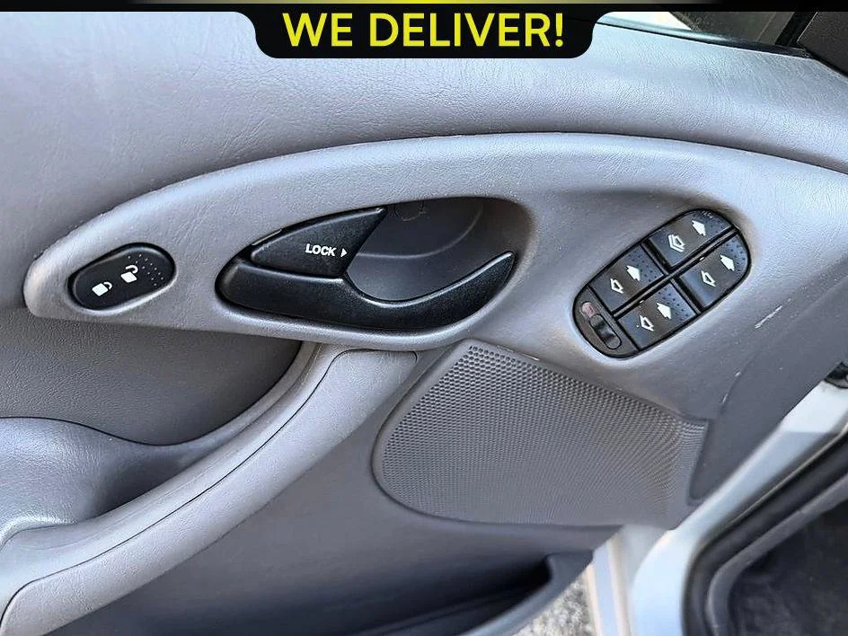 Used 2002 Silver Ford SE Base image 10