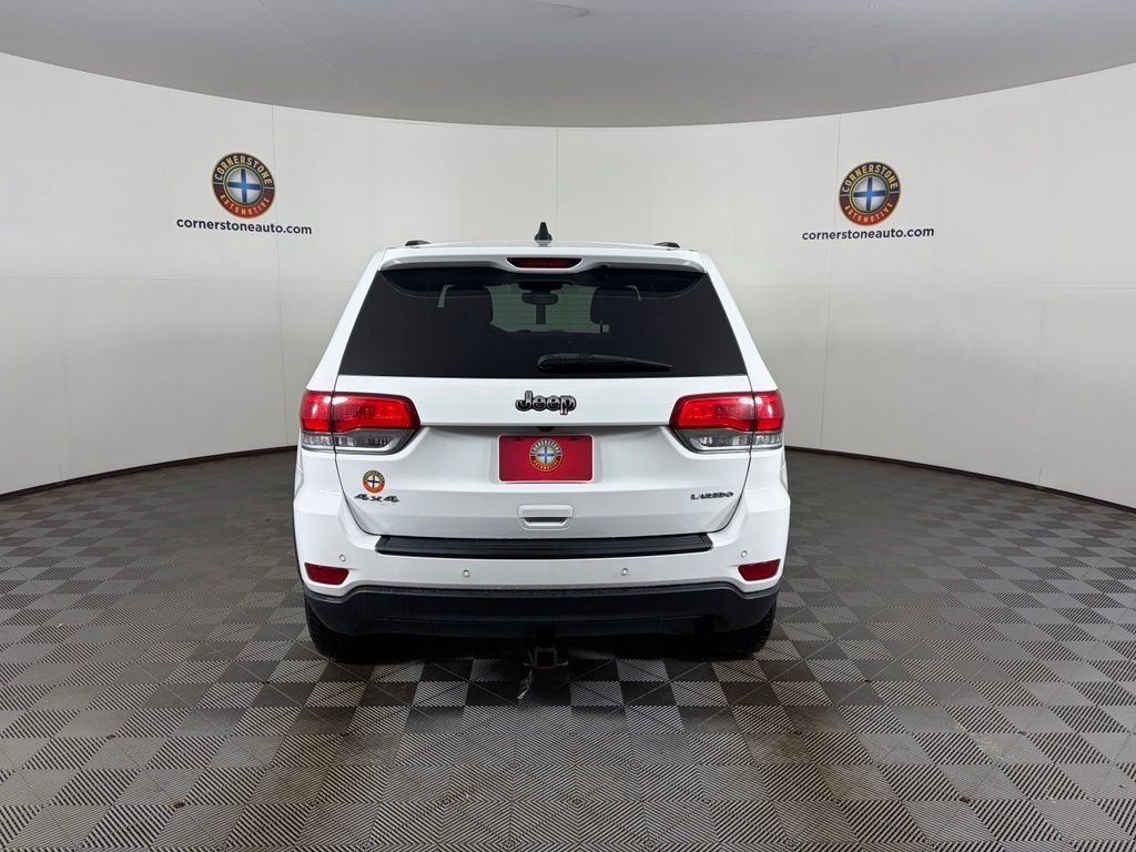 Used 2017 White Jeep Laredo image 19