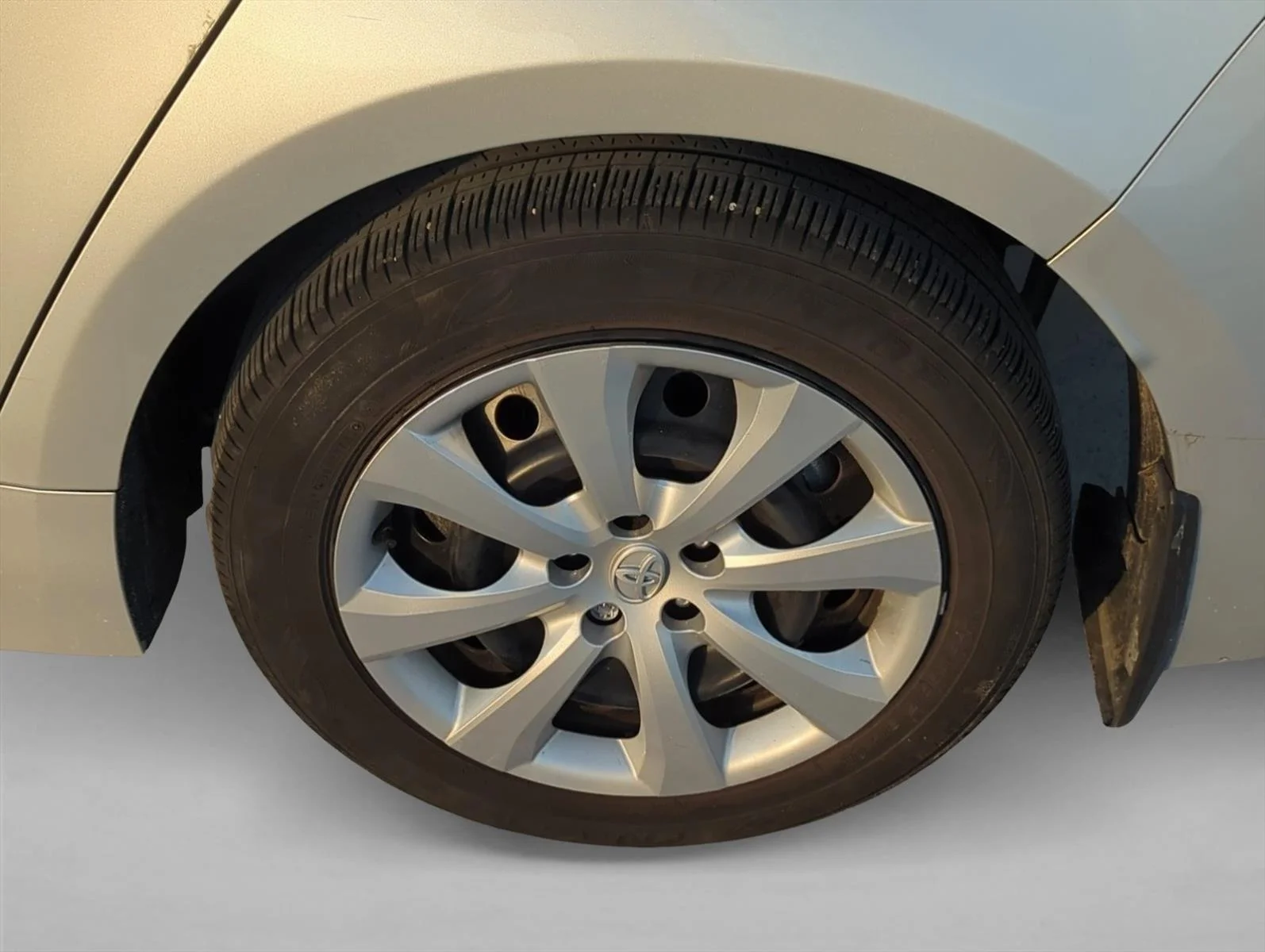 Used 2025 Classic Silver Metallic Toyota LE image 7