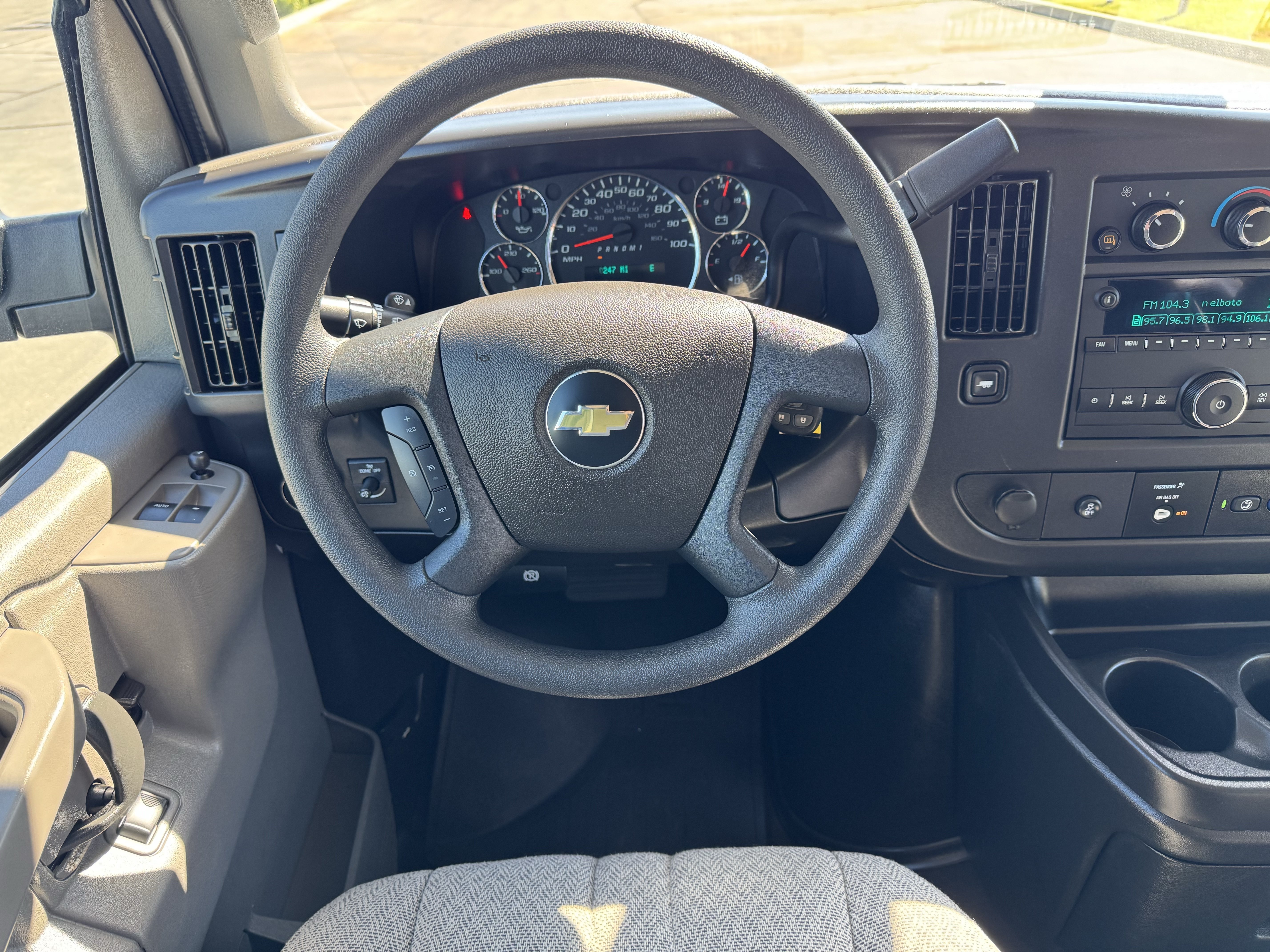2025 Chevrolet Express Passenger LT - Photo 17