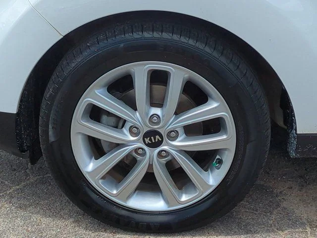 Used 2019 White Kia Plus image 11