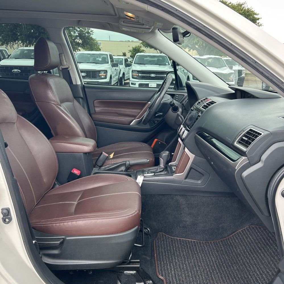 Used 2017 Crystal White Pearl Subaru 2.5i Touring image 6