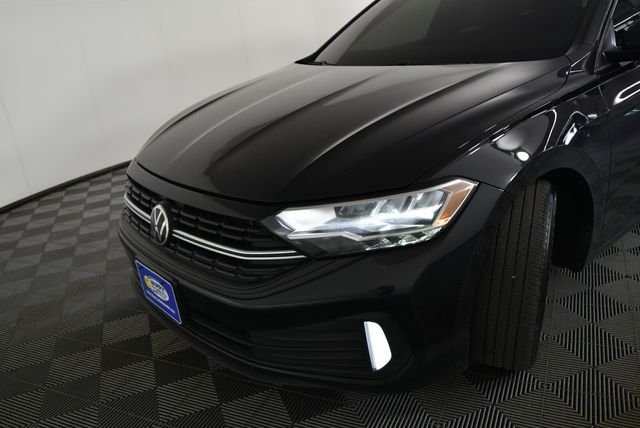 Used 2023  Volkswagen 1.5T Sport image 10