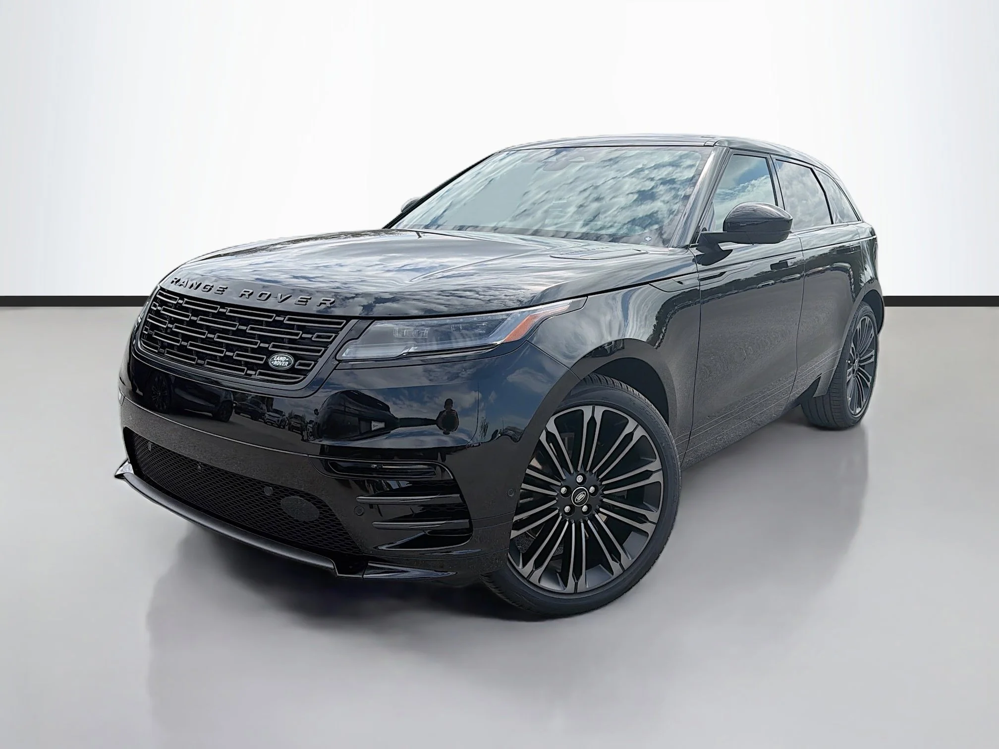 New 2026 Santorini Black Land Rover Dynamic SE image 1