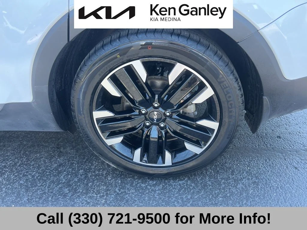 Certified Used 2024 White Kia SX image 24