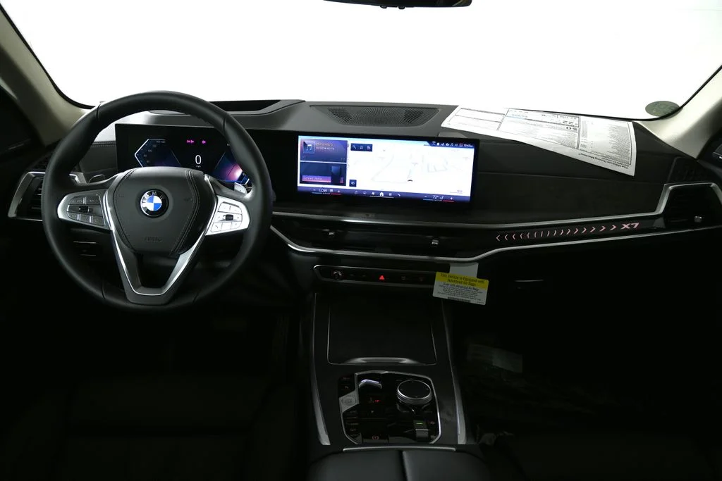Used 2027 White BMW xDrive40i image 17