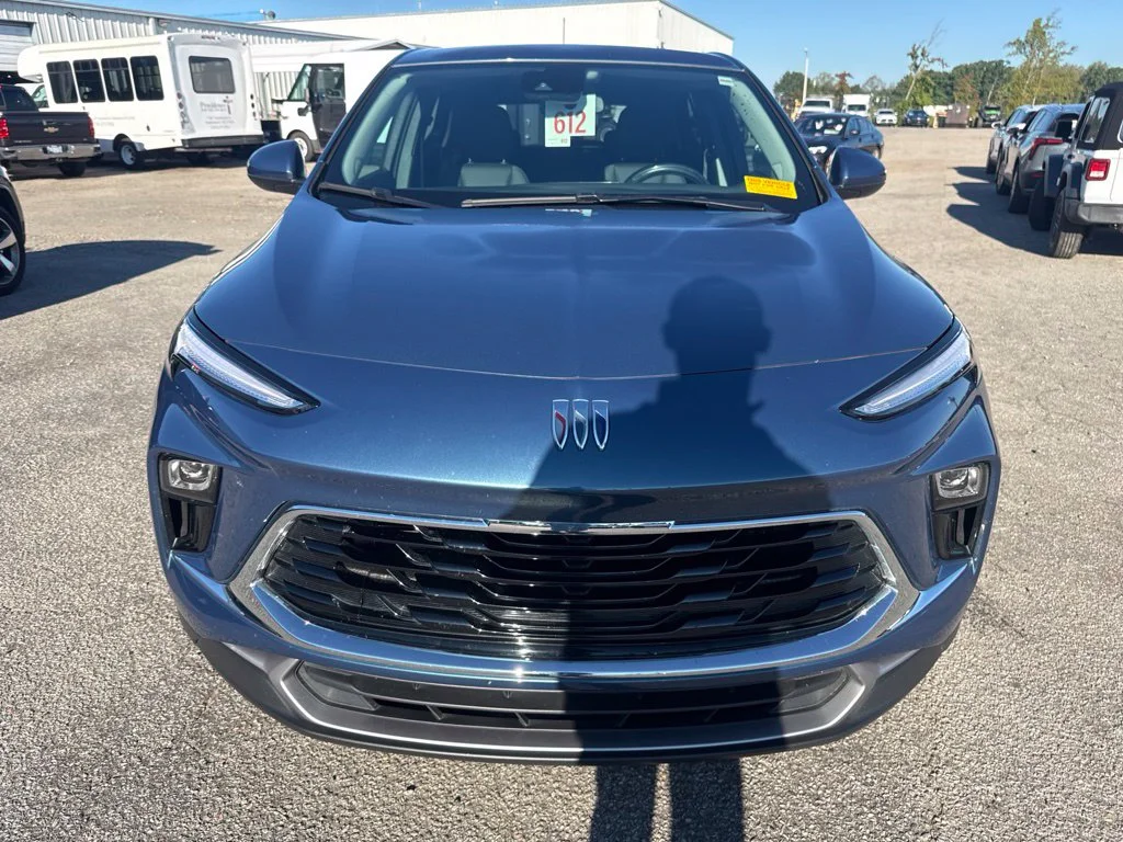 Used 2025 Blue Buick Preferred image 8