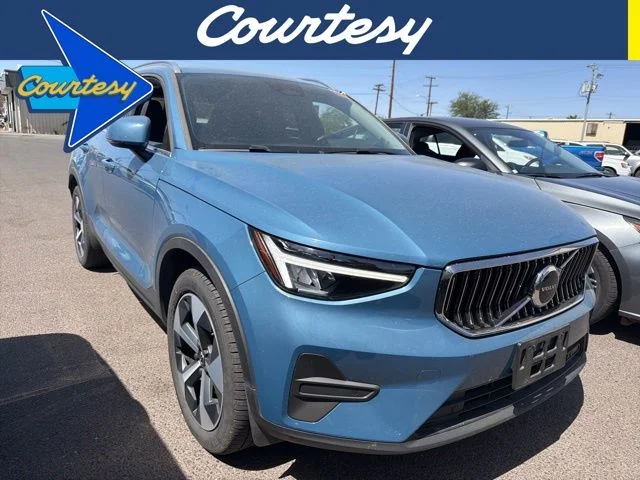 2025 Volvo XC40 B5 Core Bright AWD's photo