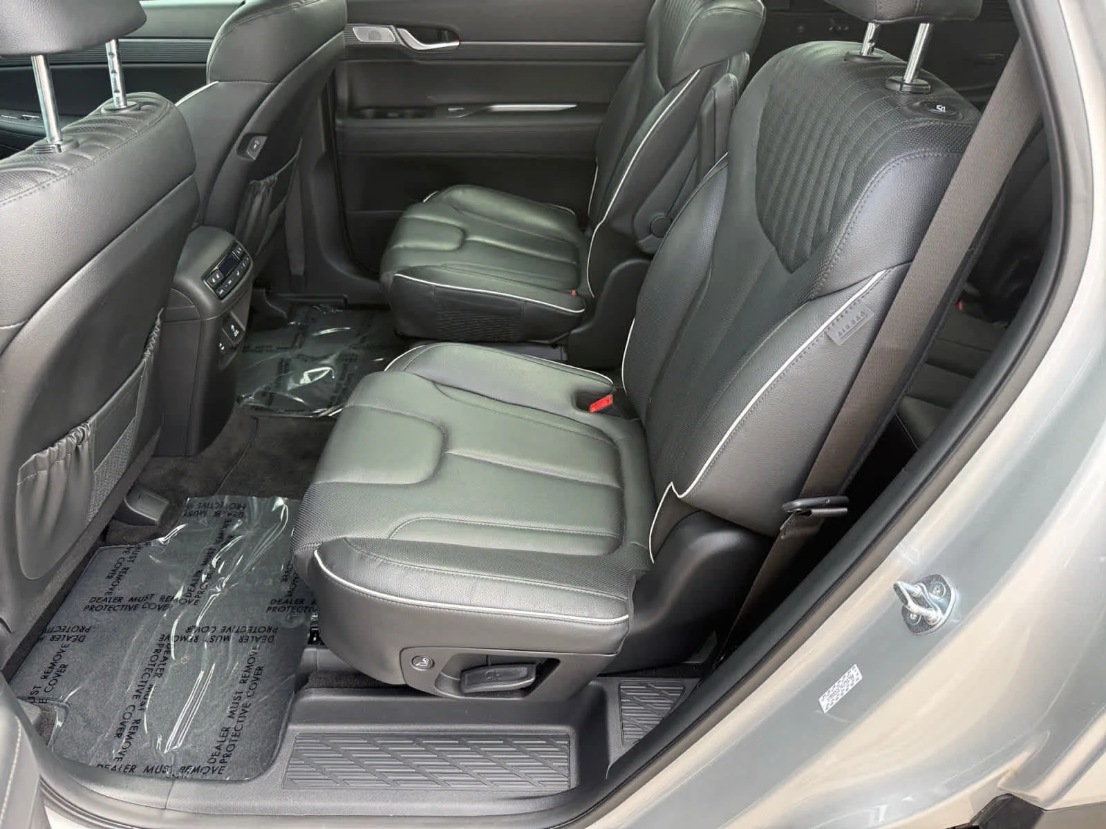 2024 Hyundai Palisade Limited - Photo 11