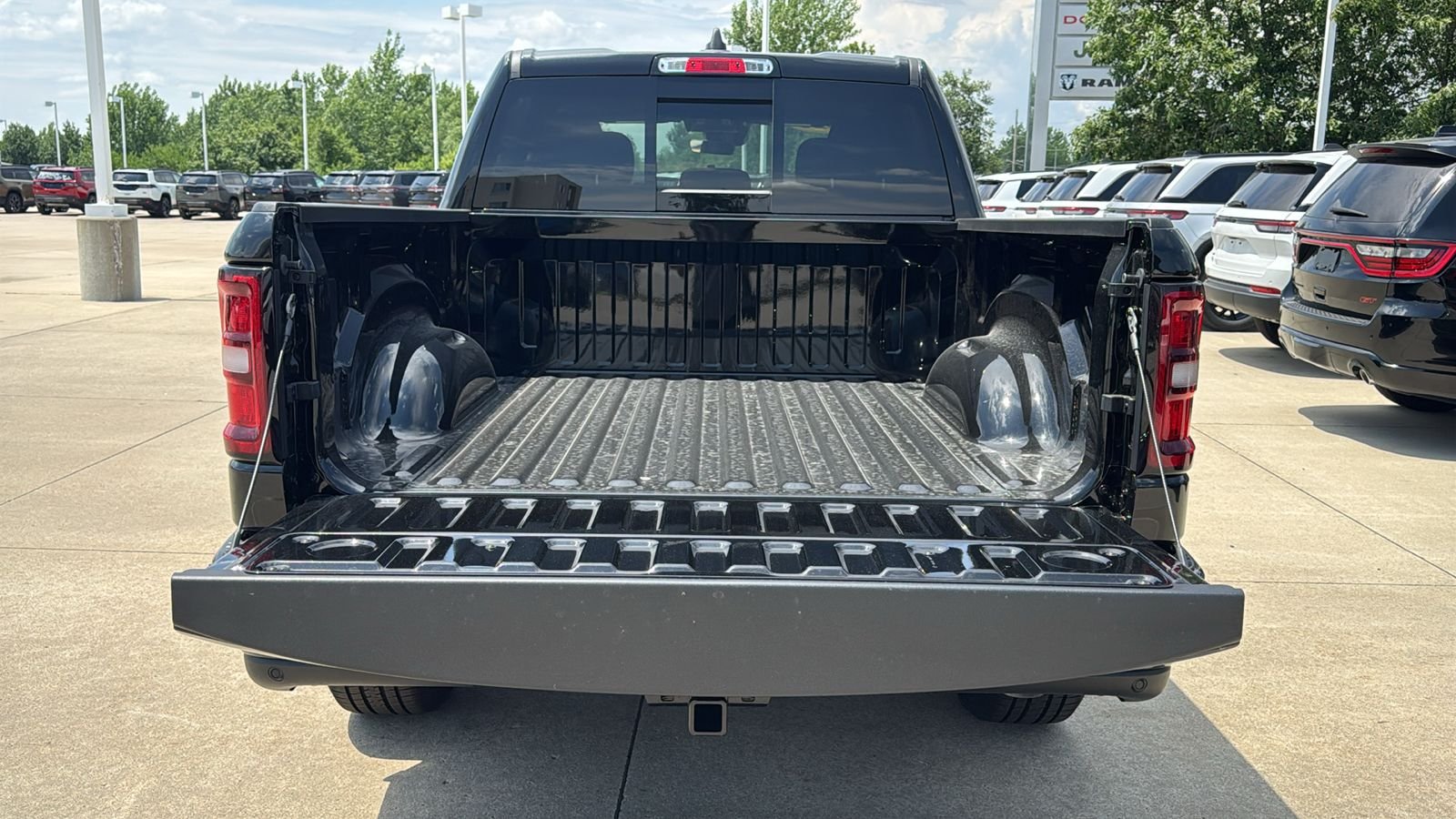 New 2026 Diamond Black Crystal Pearlcoat RAM Express image 14