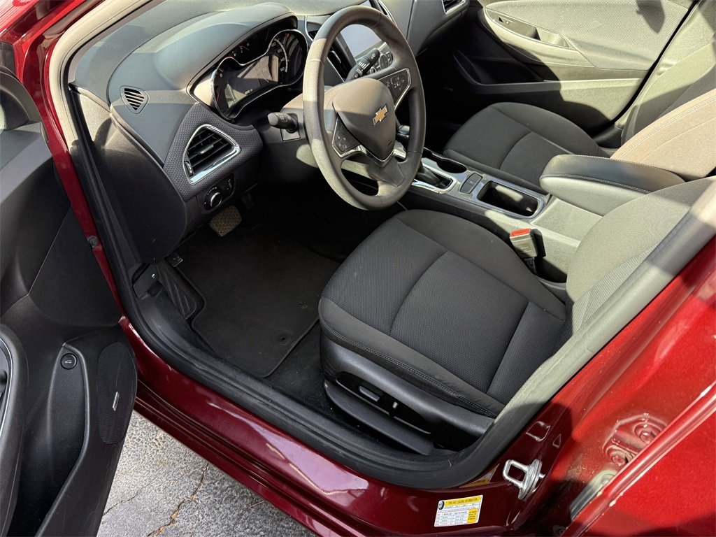 2016 Chevrolet Cruze LT photo 3