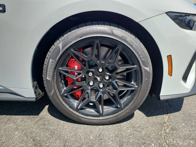 New 2026 Avalanche Gray Ford GT Premium image 6