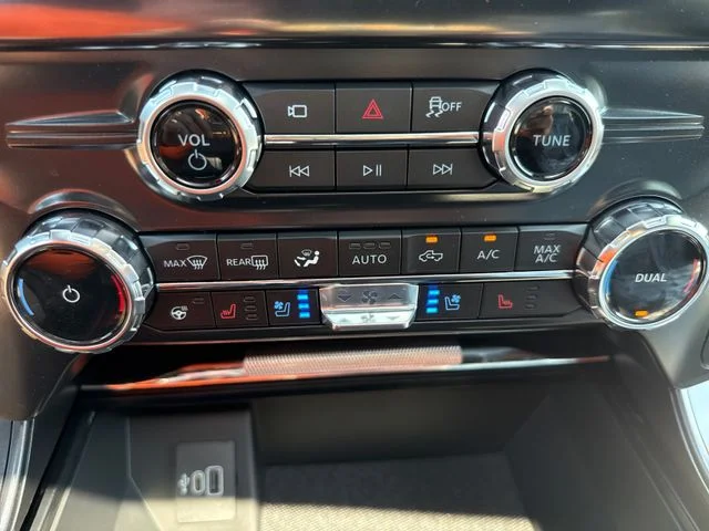 New 2026 Oxford White Ford Lariat® image 31