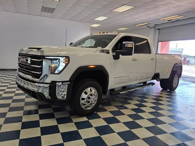 New 2026 Summit White GMC SLT DRW image 3
