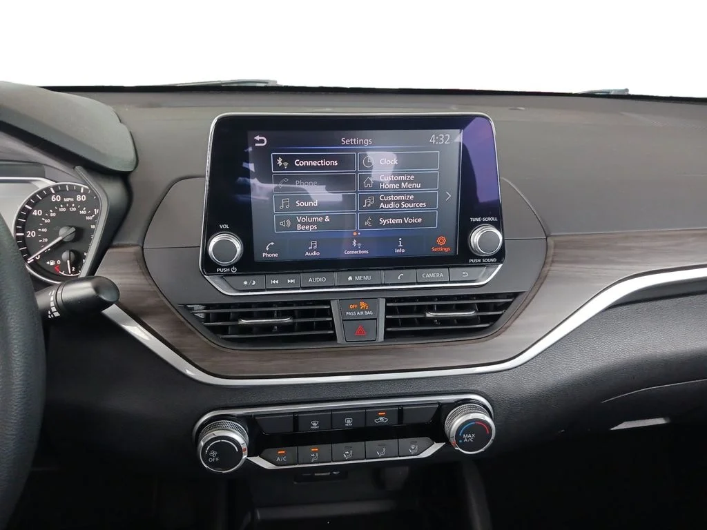 Used 2024 Black Nissan 2.5 SV image 12