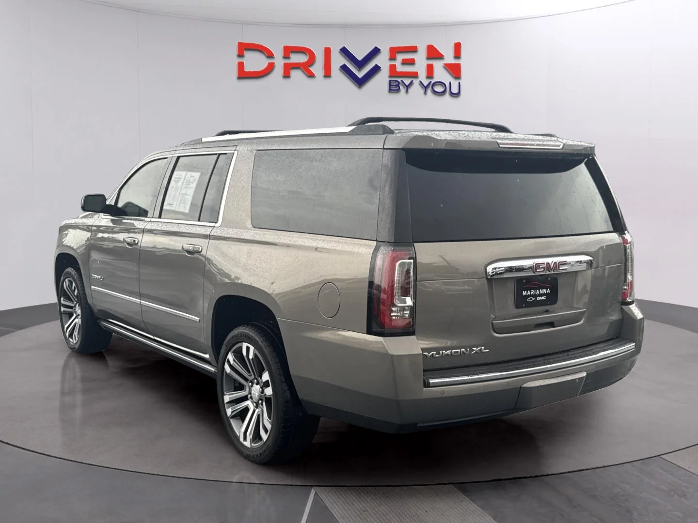 Used 2019 PEPPERDUST METALLIC GMC Denali image 3
