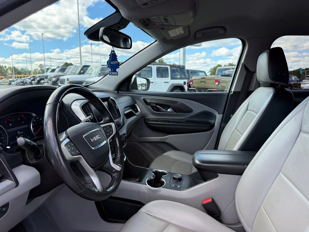 Used 2022 White GMC SLT image 4