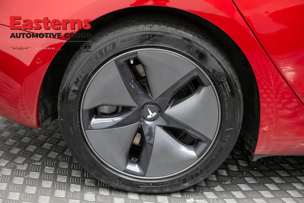 Used 2018 Red Tesla Long Range image 23