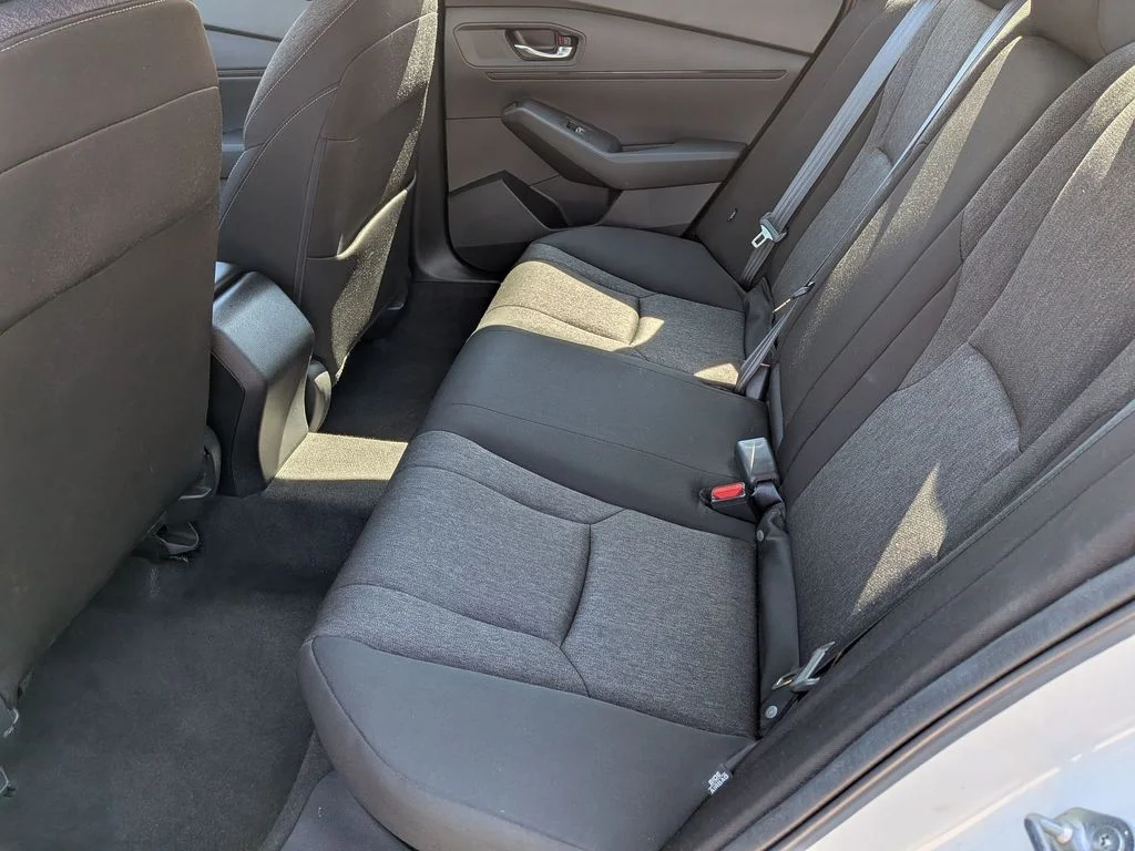 Used 2023 White Honda EX image 27