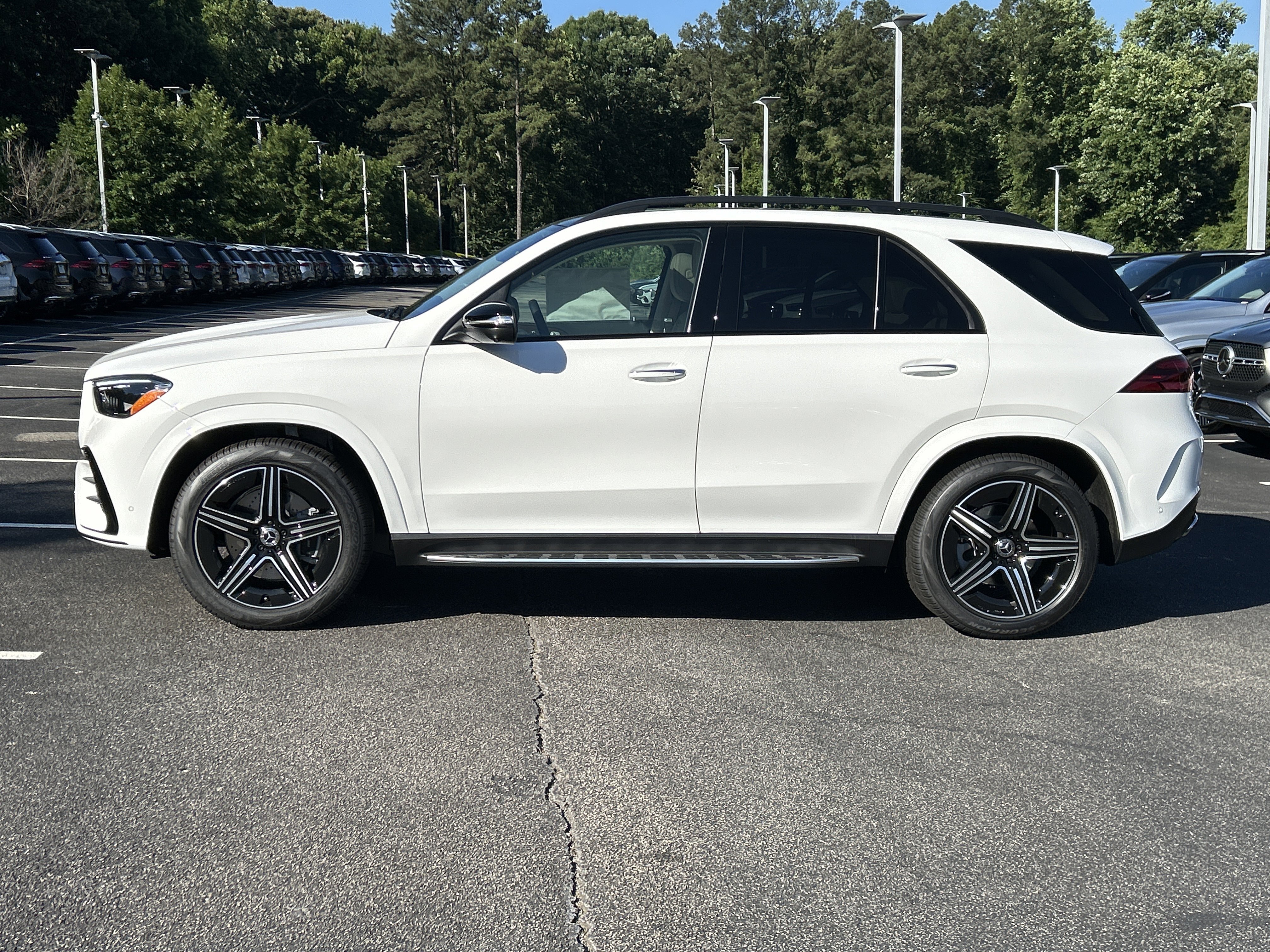 New 2026 Polar White Mercedes-Benz GLE 350 4MATIC® SUV image 12