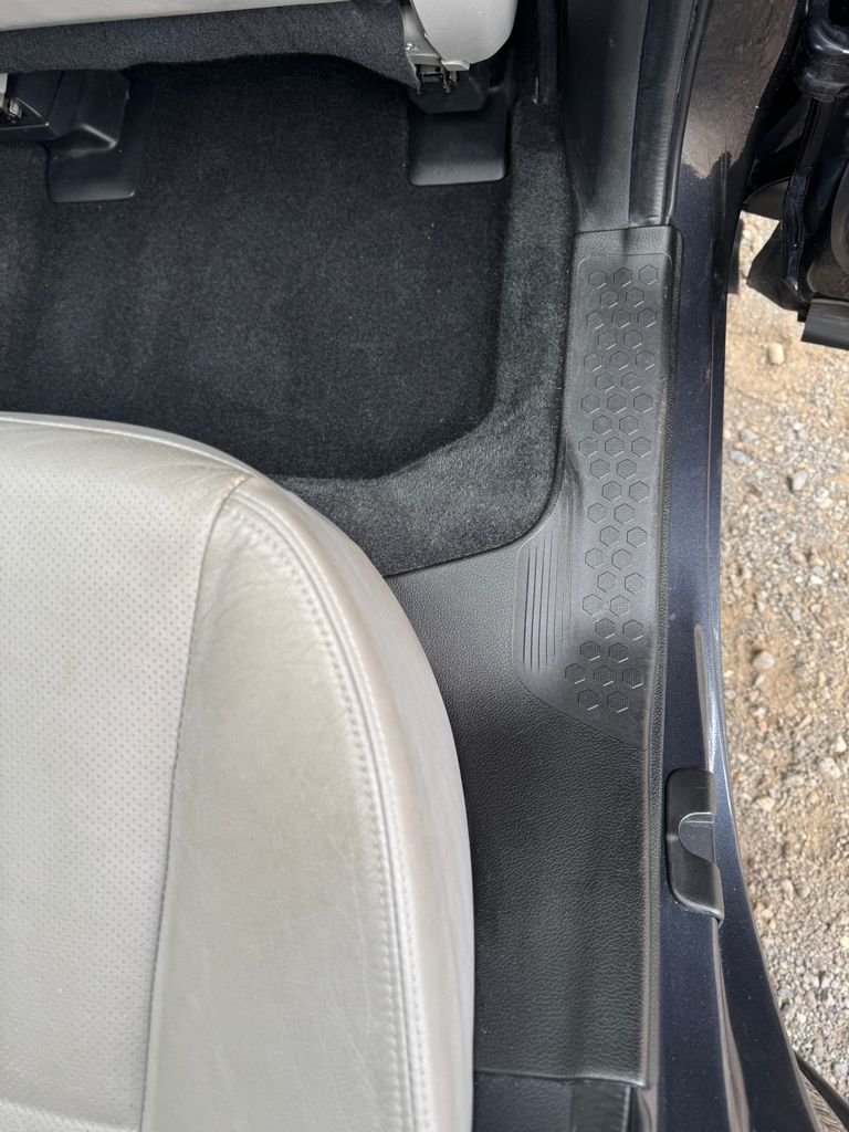 Used 2014 Dark Gray Metallic Subaru 2.5i Limited image 37