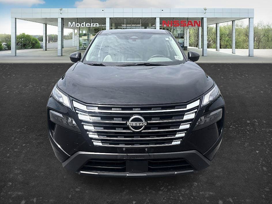 Certified Used 2025 Super Black Nissan SV image 8