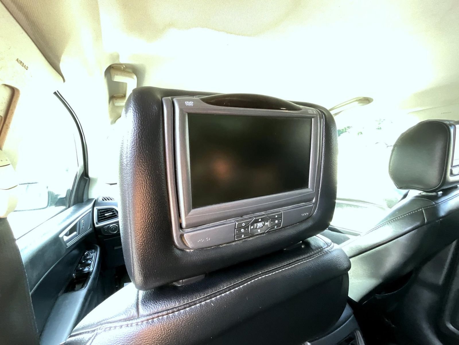 Used 2016 Gray Ford SEL image 22