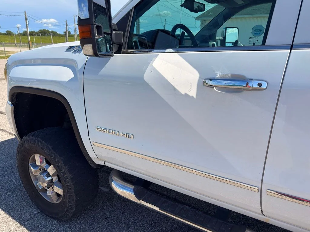 Used 2016 White GMC SLT image 12