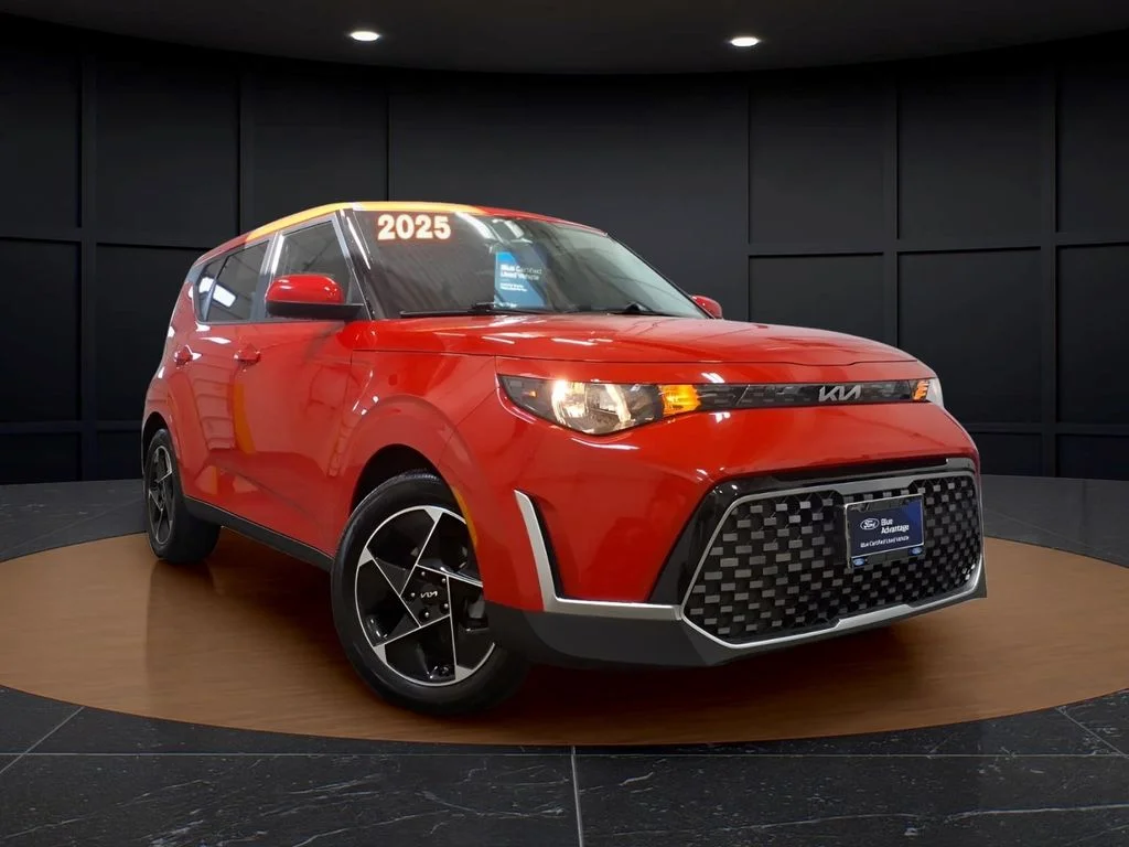 2025 Kia Soul 2.0L EX 6 IVT's photo