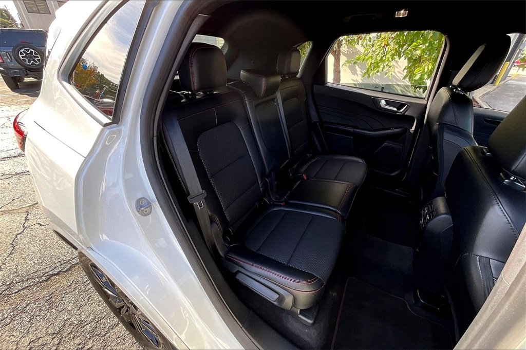 2023 FORD ESCAPE - Image 24