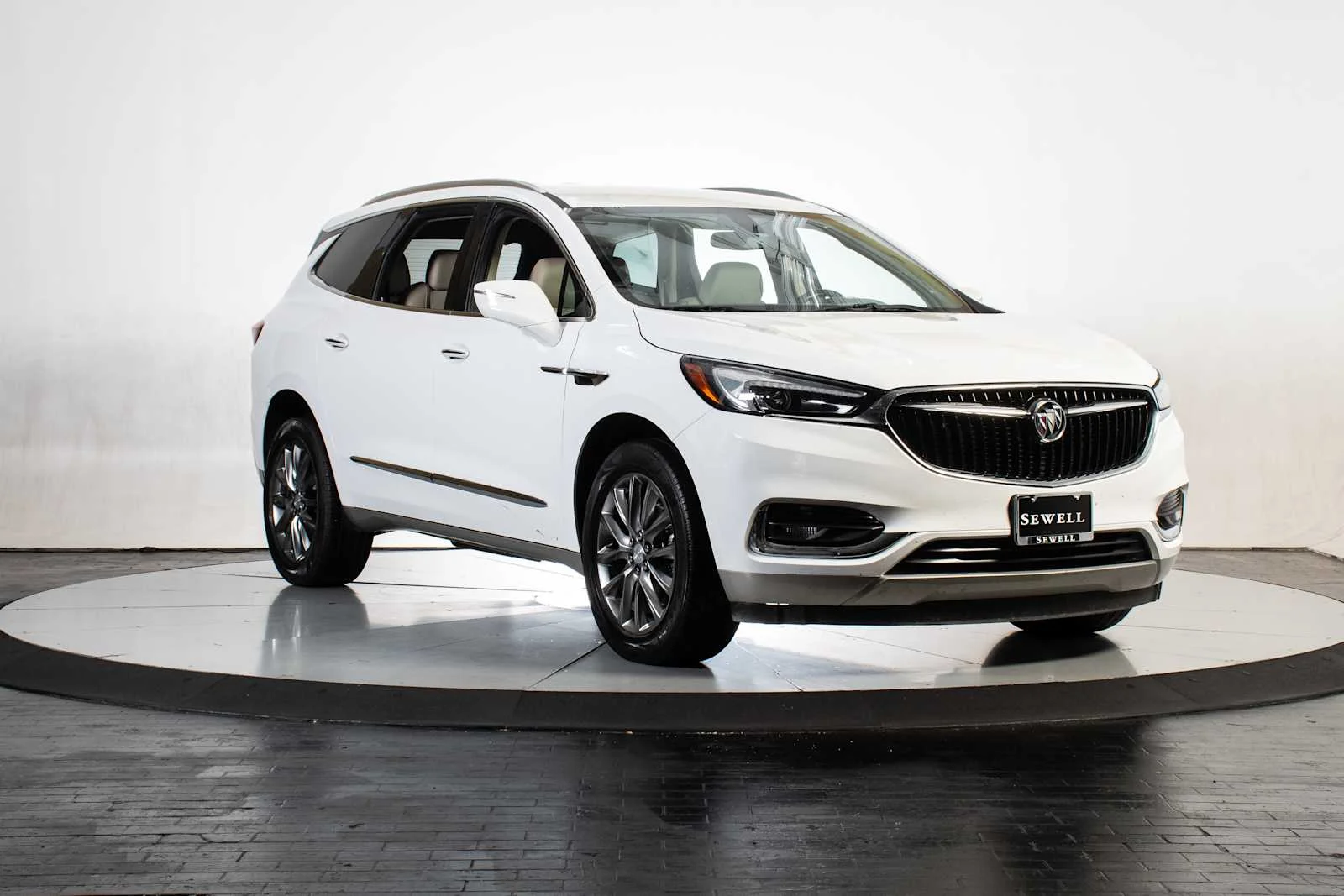 Used 2021 Summit White Buick Essence image 8