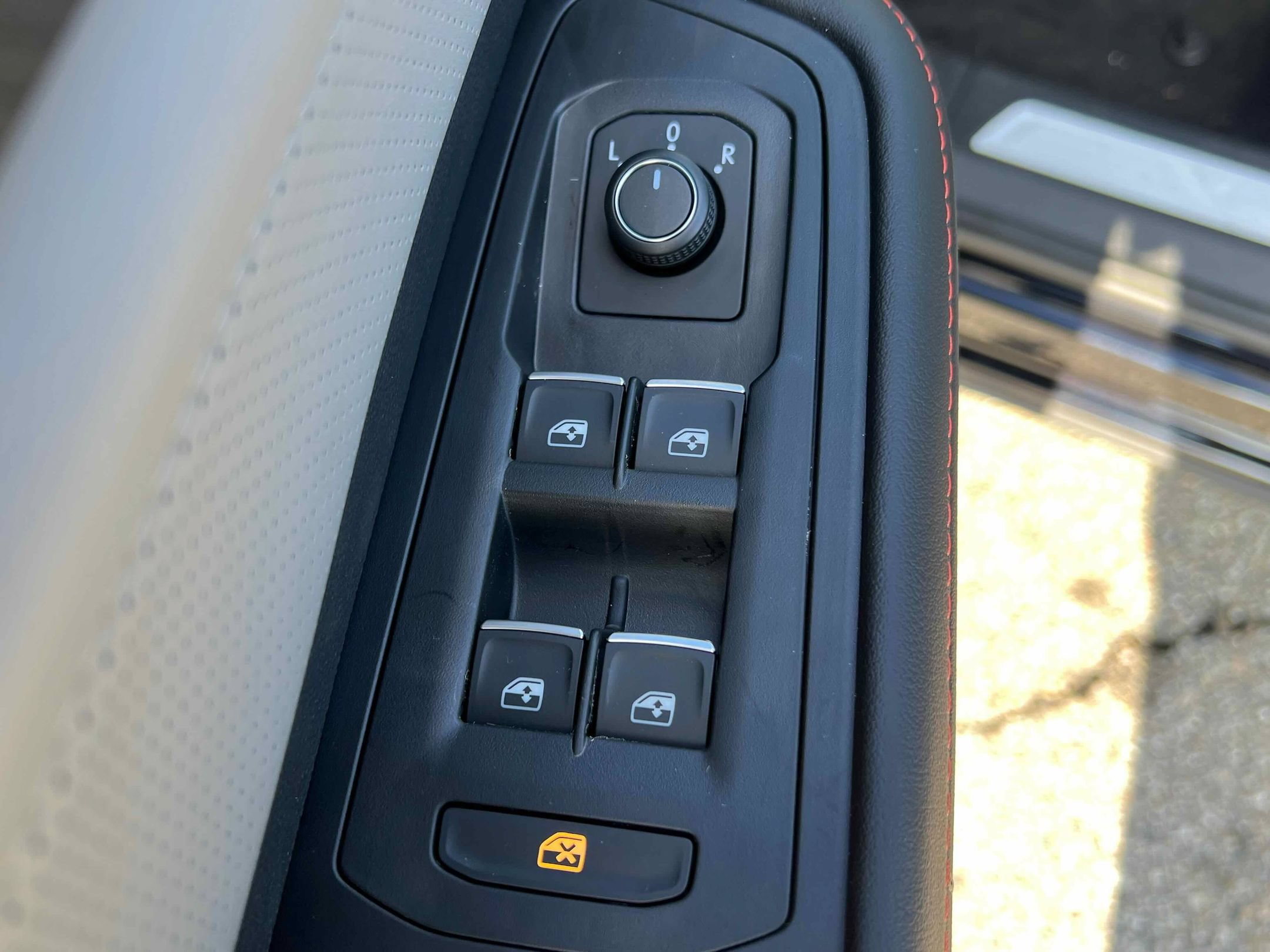 New 2026 Deep Black Volkswagen 2.0T Peak Edition image 17