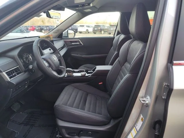 New 2026 Gray Mitsubishi SE image 14