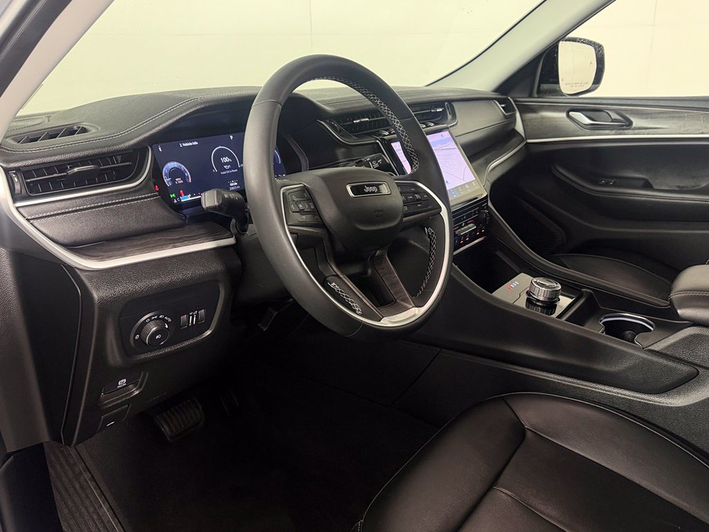 Used 2023 Silver Jeep Limited image 13
