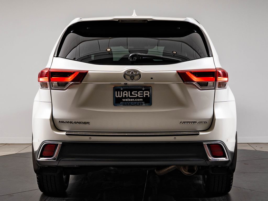 Used 2017 Blizzard Pearl Toyota Limited image 7