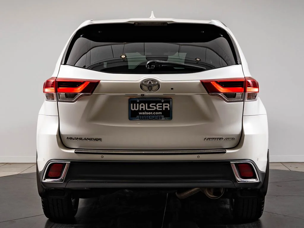 Used 2017 Blizzard Pearl Toyota Limited image 7