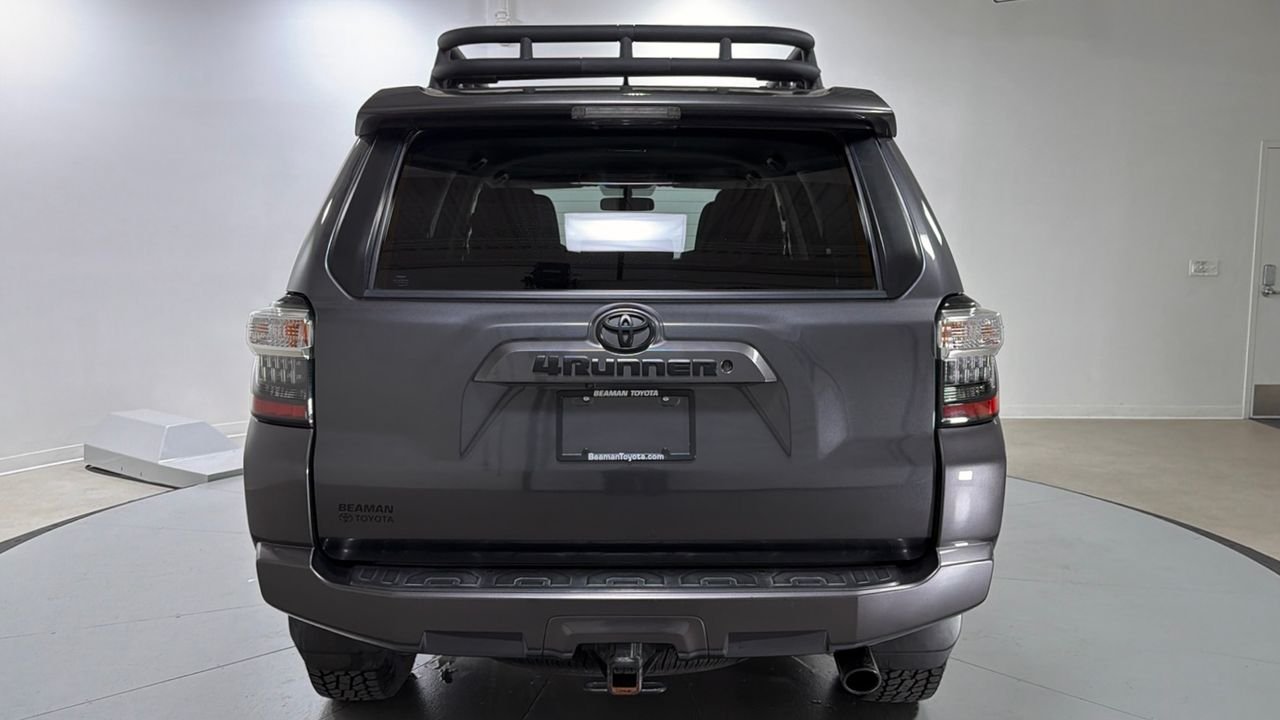 Certified Used 2019 Gray Toyota SR5 image 4