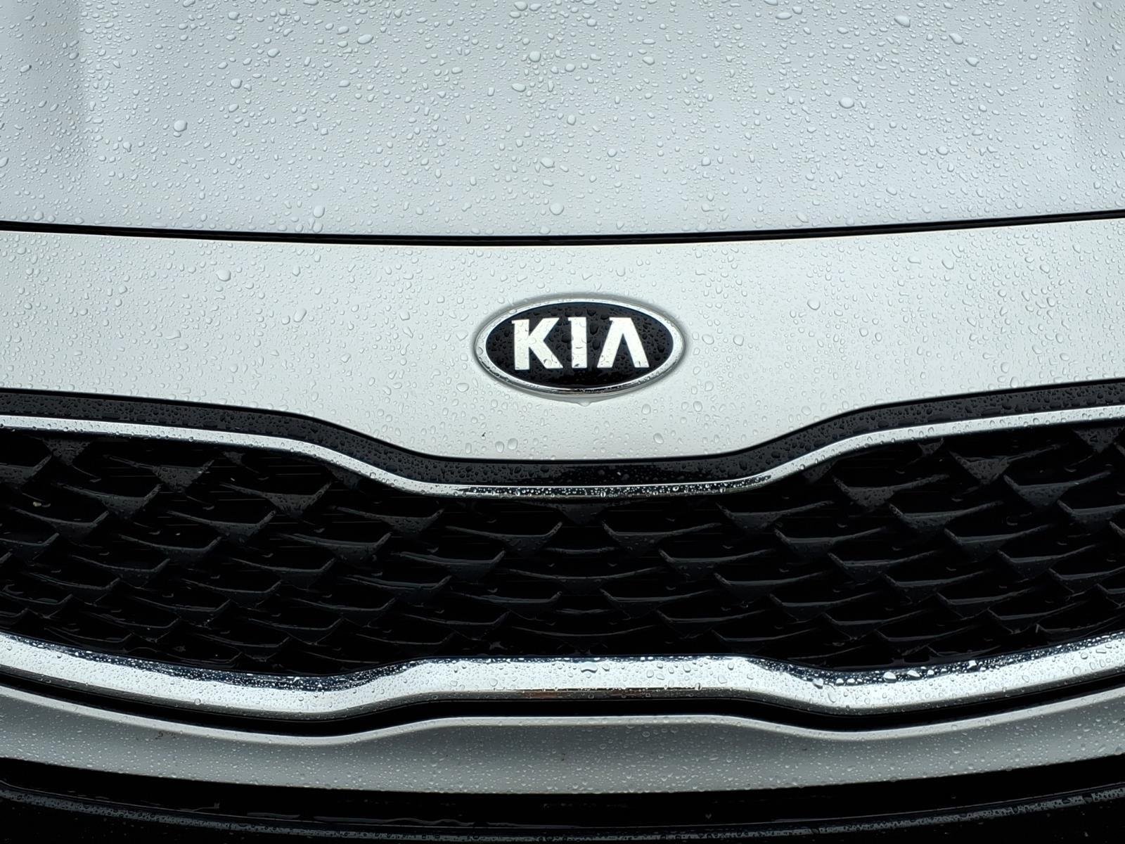 Used 2021 Snow White Pearl Kia LX image 14
