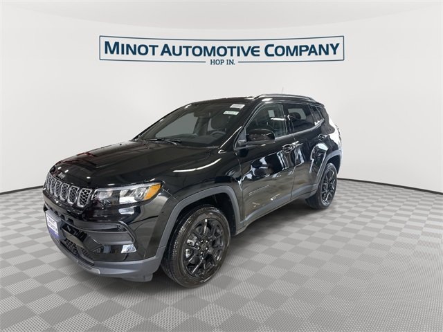 2026 Jeep Compass Latitude photo 4