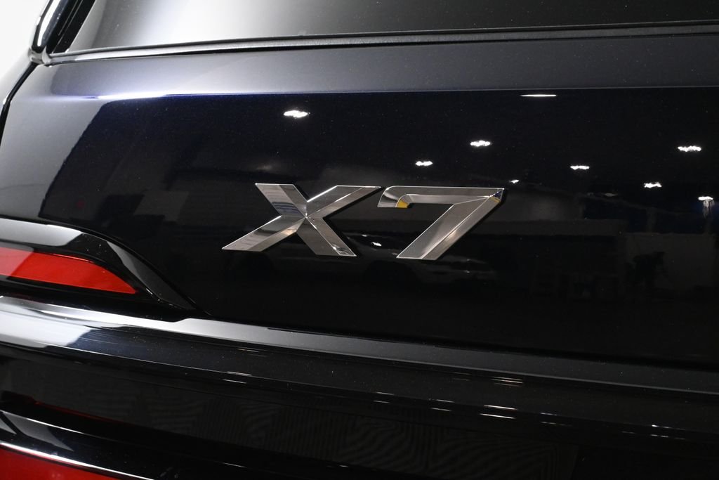 Used 2027 Black BMW xDrive40i image 42