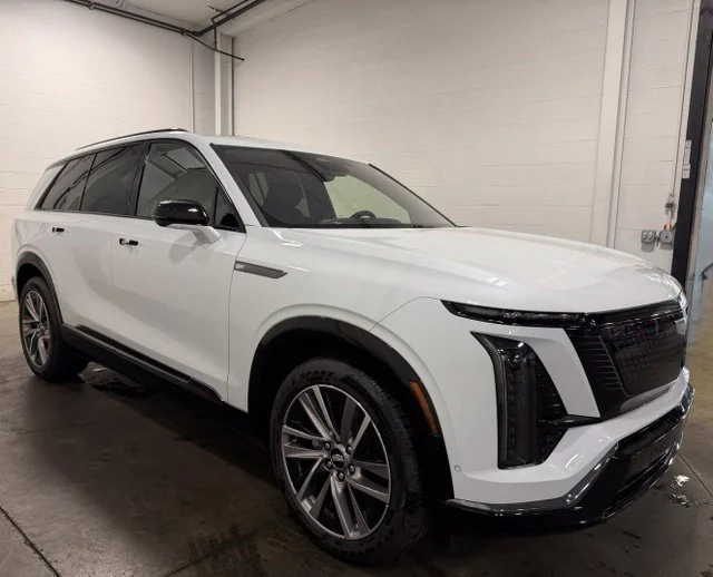 2027 Cadillac VISTIQ Sport - Photo 6