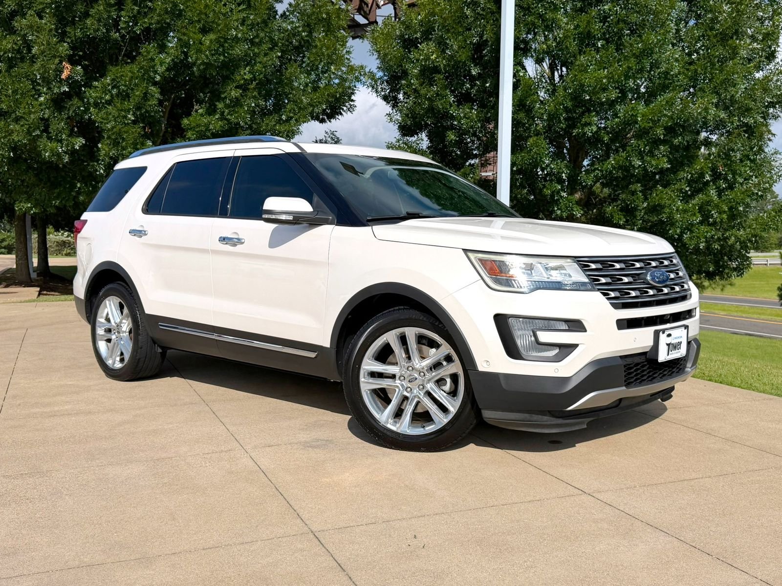 2017 Ford Explorer Limited FWD's photo