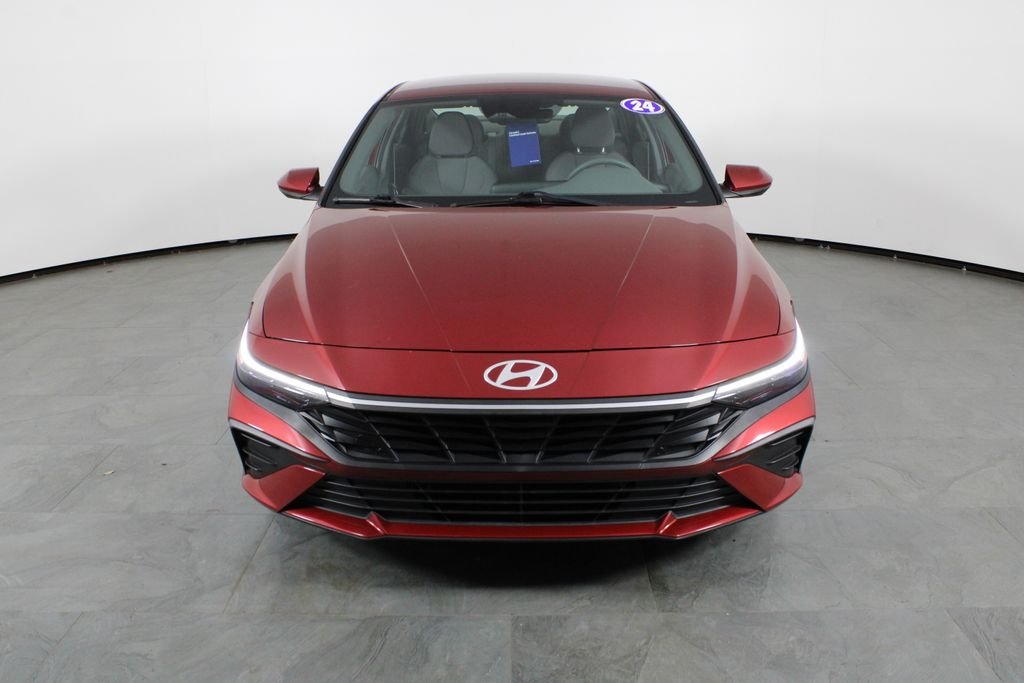 Certified Used 2024 Red Hyundai Blue image 13