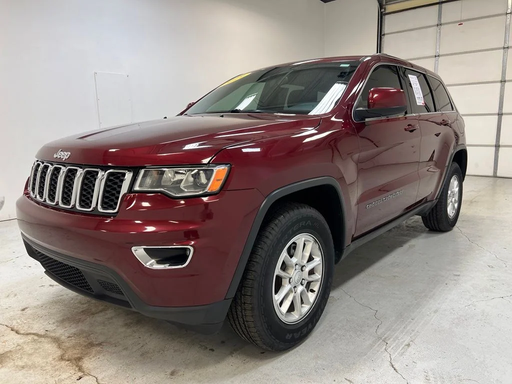 Used 2019 Red Jeep Laredo E image 11